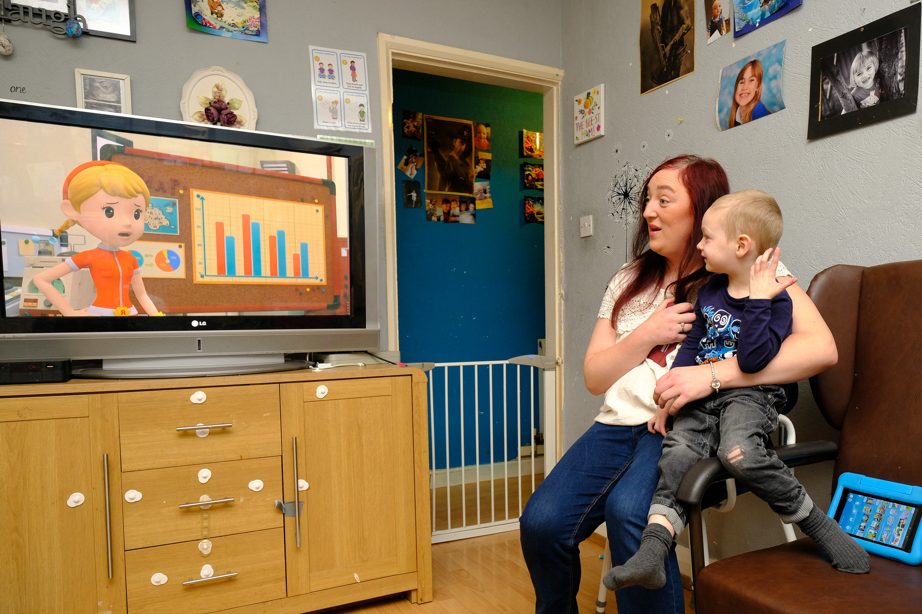 Robocar Poli is a story of a police car, ambulance and a fire engine and shows how to respond to emergencies