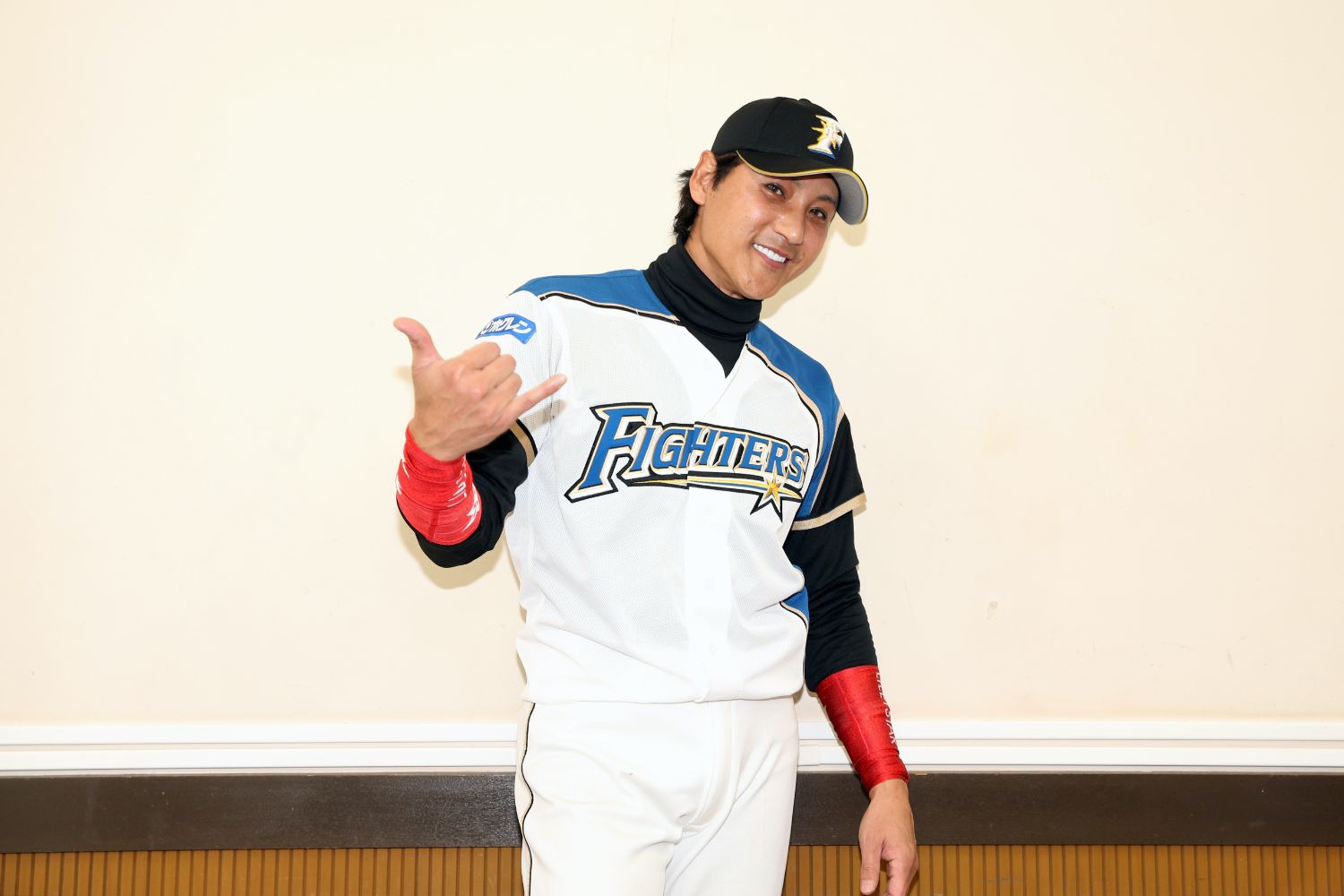 日本ハム監督就任》新庄剛志49歳、一体いくら稼いでいるのか?…現役時代は「1億円が1000円ぐらいの感覚だった」 | 文春オンライン