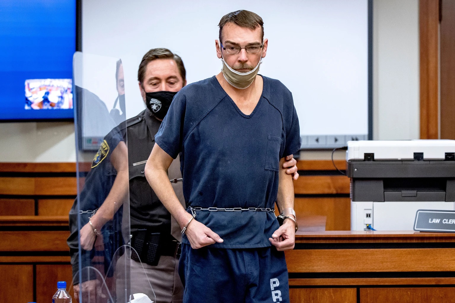BREAKING: Ethan Crumbley's Parents Break Into Tears As They Appear In
