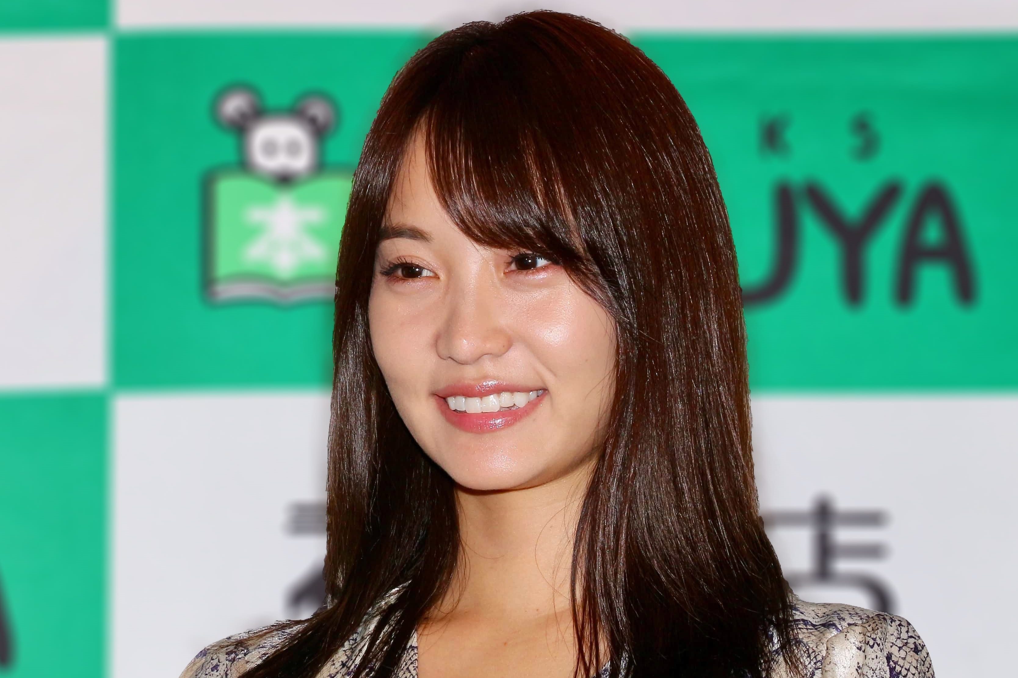 永尾まりや、あり得ない体勢でキャベツをカット “切り口”にも注目 – Sirabee