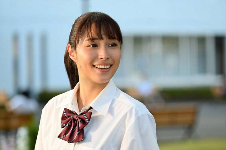 知ってるワイフ:広瀬アリスの演技の振り幅に「神がかってる」と絶賛 モンスター妻、明るい銀行員、女子高生に「別人」との声も - MANTANWEB(まんたんウェブ)