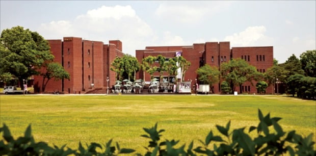 덕성여자대학교 단과대학 통합 선발…학생부 학년별 가중치 없어 | 한경닷컴