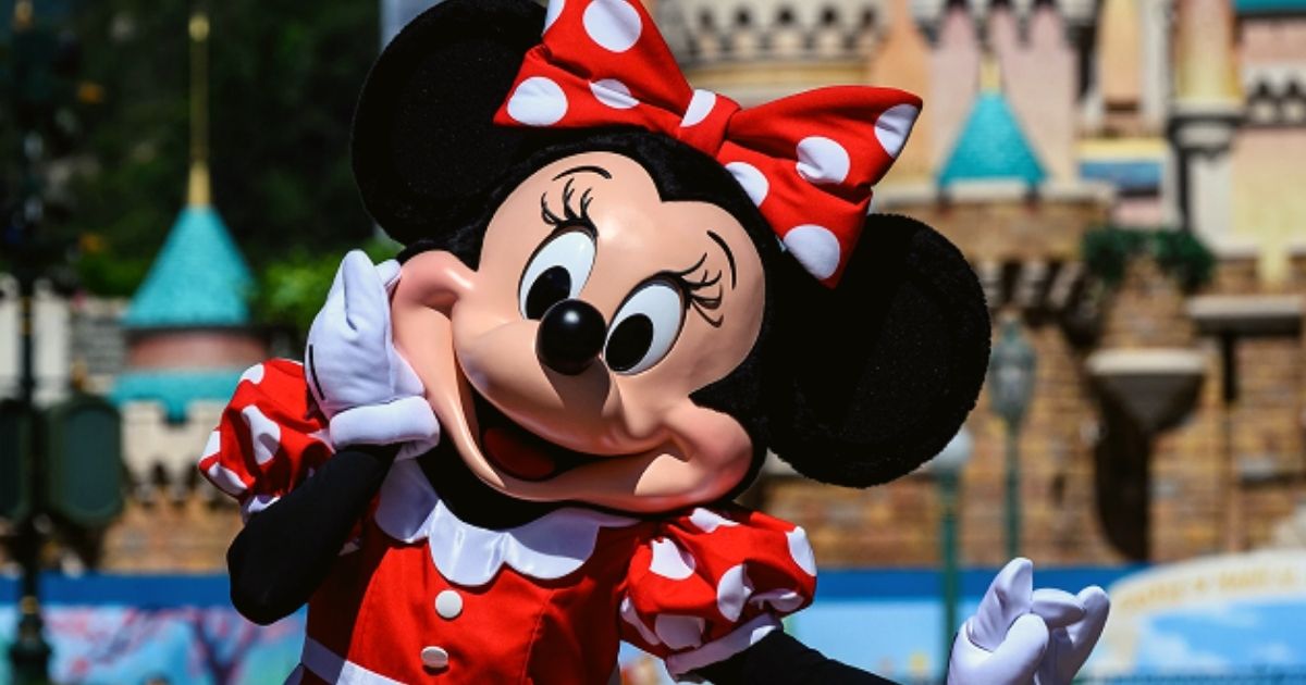 minnie3.jpg - Disney Sparks Outrage After Unveiling New Look For Minnie Mouse, Ditching Red And White Polka-Dot Dress For Blue Pantsuit