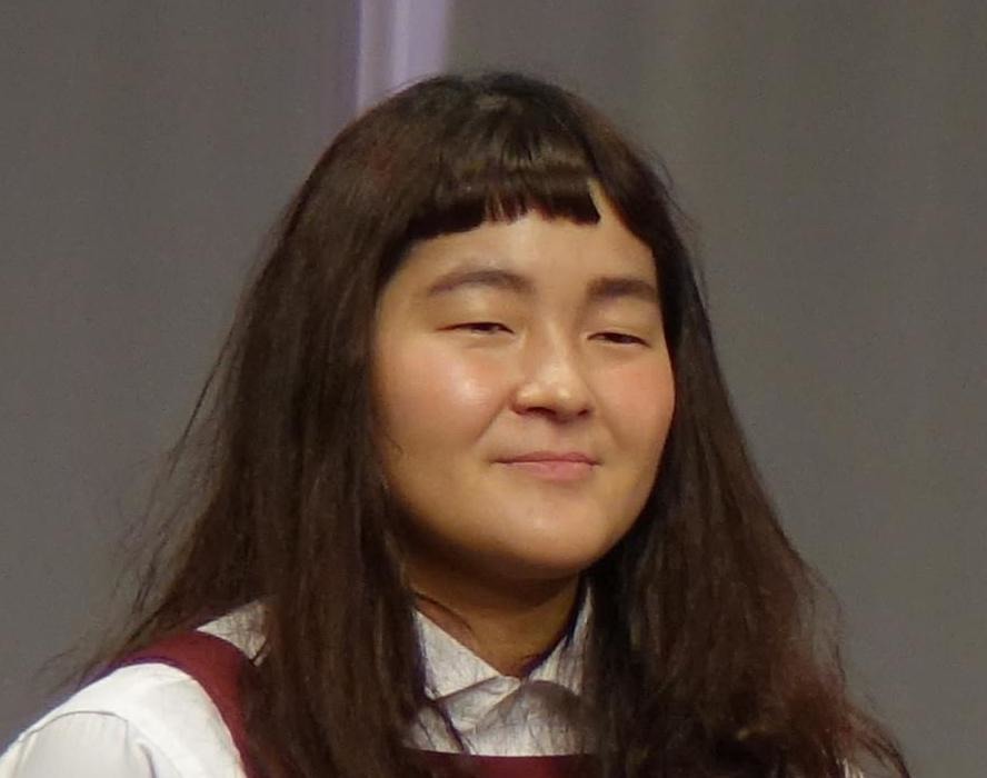 ゆにばーす・はら、詐欺メイク&谷間露出でグラビア撮影!完成写真にスタジオ驚き | RBB TODAY