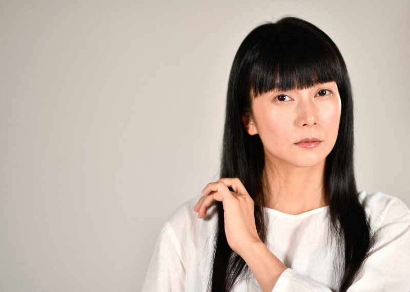 私が事務所を独立したわけは… 「35歳の少女」で心は10歳の難役を演じる柴咲コウさん | 毎日新聞