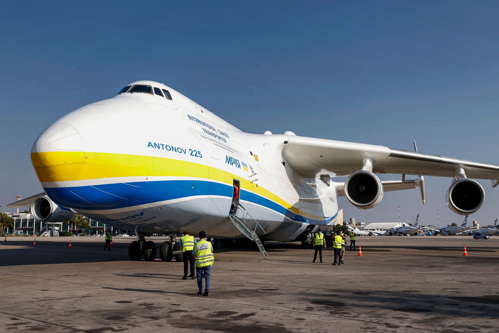 Украинский самолет. АН-225 Мрия сейчас. АН-225 Мрия поврежден. Antonov 225 destroyed. Антонов АН-225 Мрия горит.