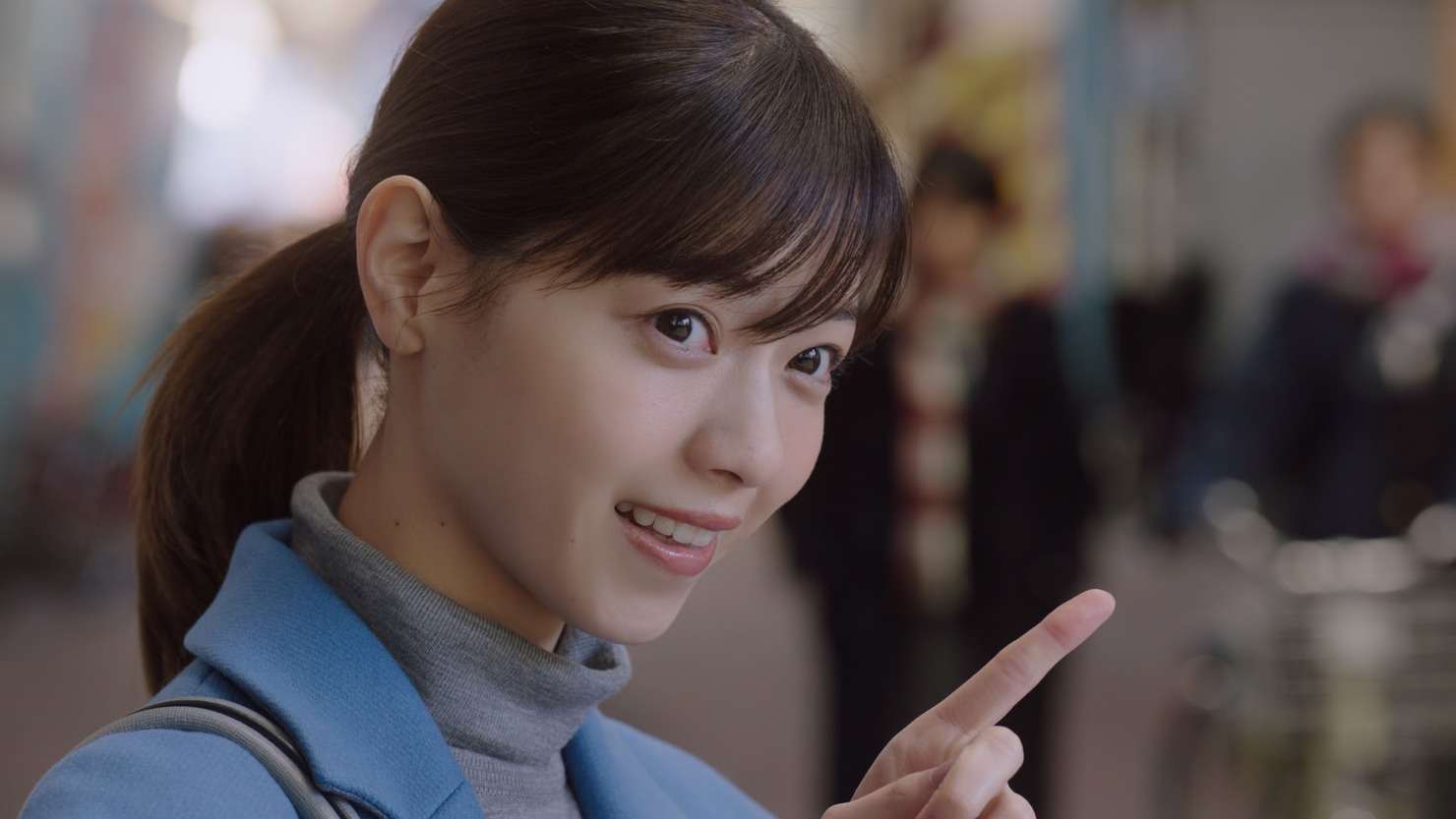 西野七瀬:“あざとい”新任教師役でau新CM出演 白衣姿も披露 色気たっぷりに - MANTANWEB(まんたんウェブ)