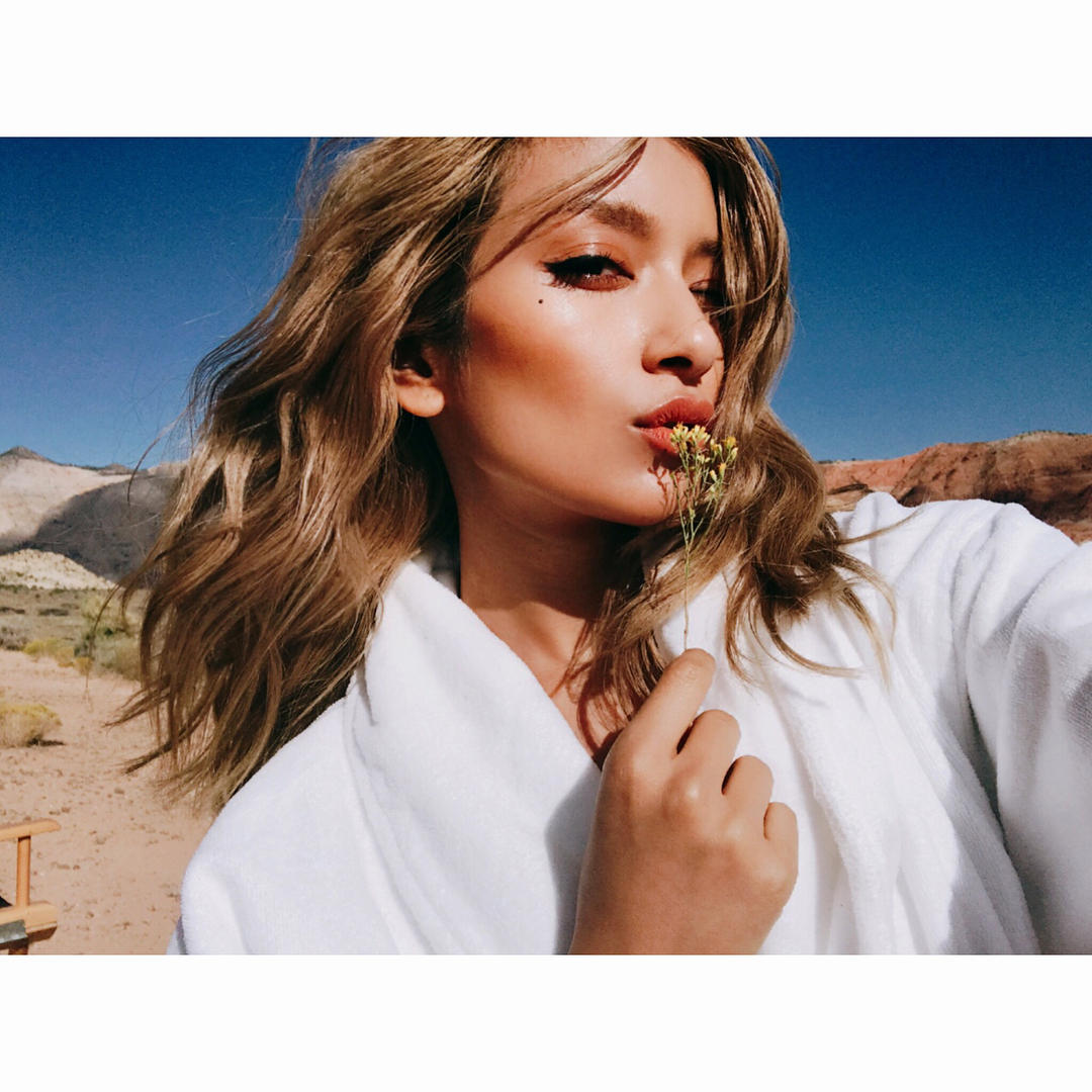 個性溢れるファッションセンスにみんなが見とれてしまう!ローラのインスタグラムを徹底解剖! | Colorful Instagram - インスタ グラムをもっと楽しく。