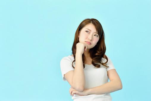 悩む女性1 - No: 968733｜写真素材なら「写真AC」無料（フリー）ダウンロードOK