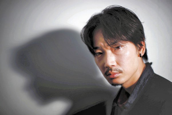 綾野剛、ギラギラした目を持つ男…「生きるために必要なことは全て役に教わった」 : エンタメ・文化 : ニュース : 読売新聞オンライン