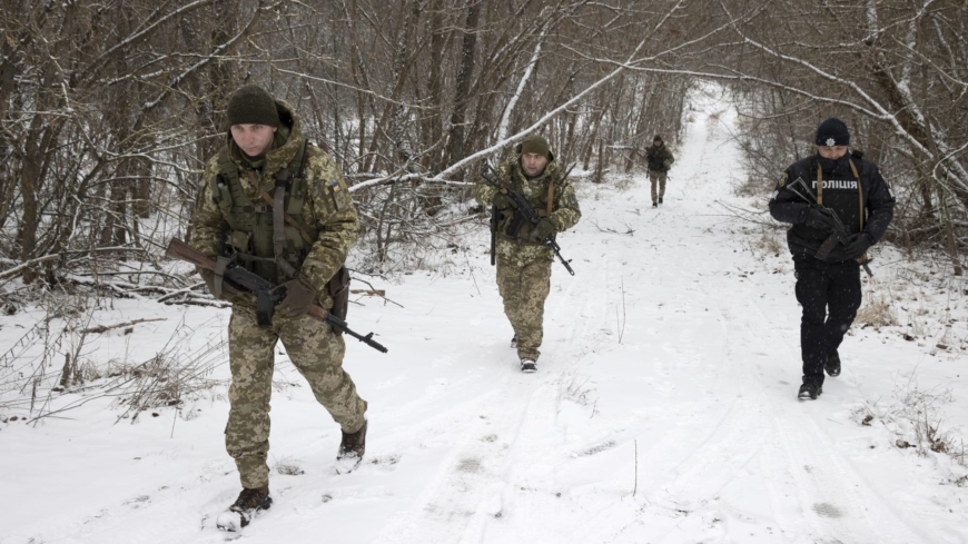 BREAKING: Angry Russian Soldier RUNS OVER His Own Commander With TANK ...