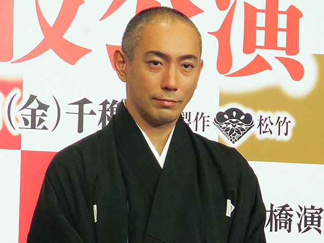 市川海老蔵が美女2人と地方で連戦!2日連続の絶倫ぶりと“謎の大金支払い”