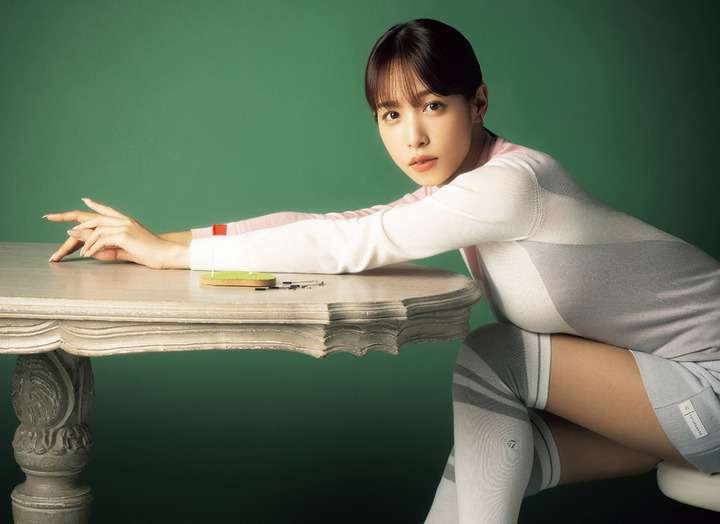 鷲見玲奈:ゴルフウエアで美脚すらり! 「GOETHE」で抜群スタイル披露 - MANTANWEB(まんたんウェブ)