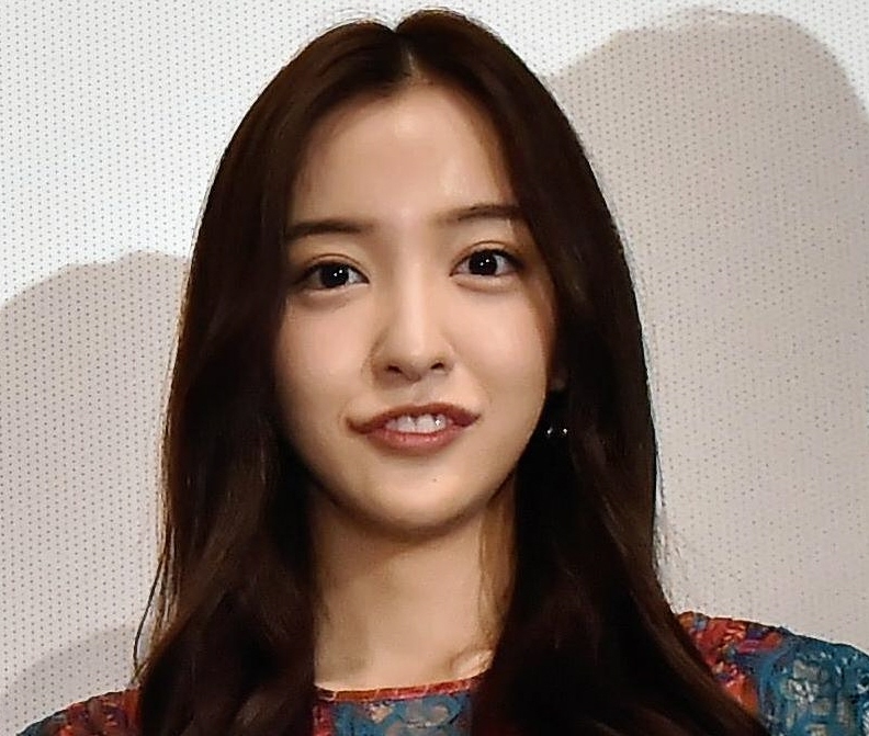 板野友美 スナイデルのドットワンピース姿「うわー天使」「ずっと見てられます」/芸能/デイリースポーツ online