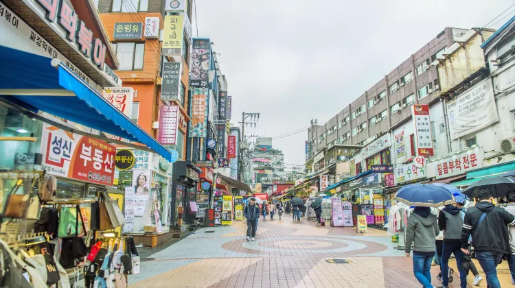 홍대거리 명소 리뷰 - 홍대거리 입장권 - 홍대거리 할인 - 홍대거리 교통, 주소, 운영시간 - 홍대거리 주변 명소, 호텔, 레스토랑 - 트립닷컴