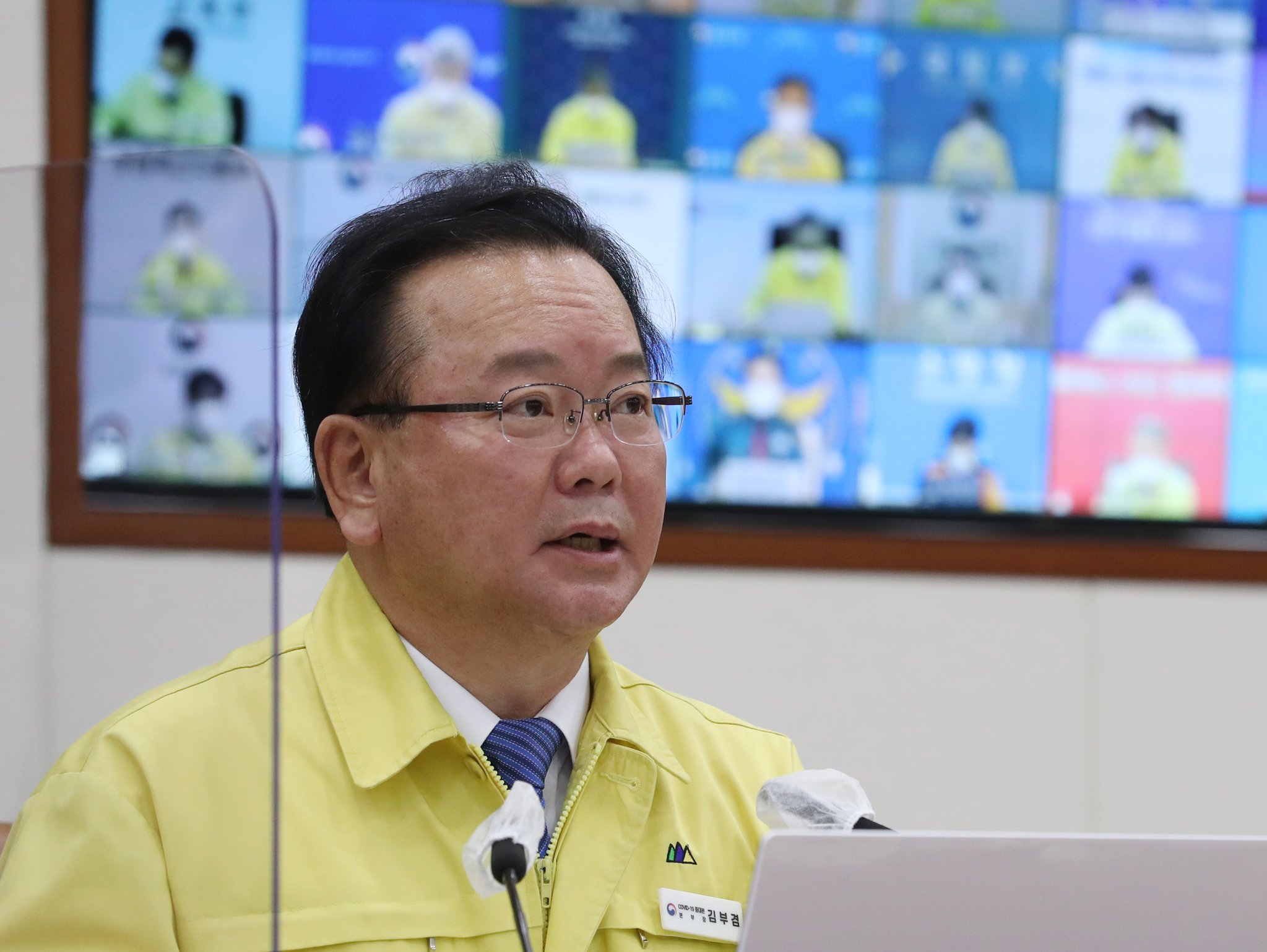 김총리 "尹 당선 축하, 새 정부로 정권 이양 차질 없도록 할 것" | 중앙일보