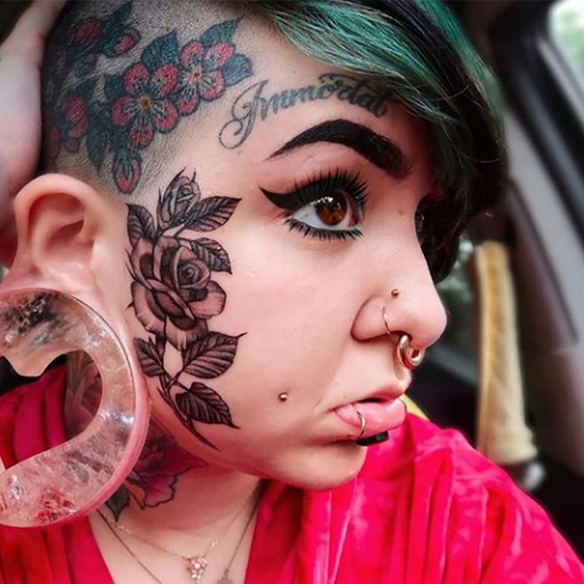 EXCLUSIVE: Woman With World's Biggest Earlobes Says She Spent HOURS ...