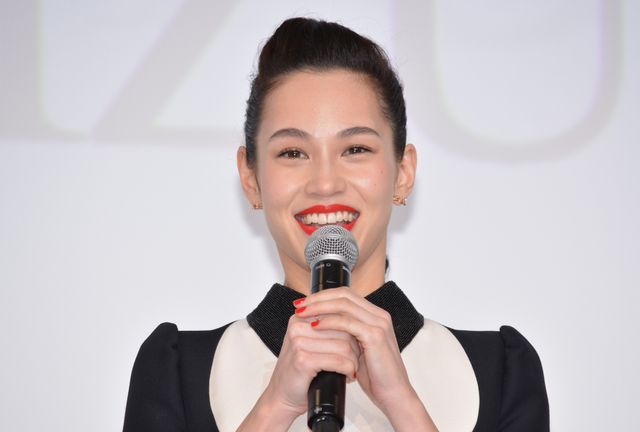 水原希子、母との2ショット公開「私を信じてくれて、ありがとう」|シネマトゥデイ