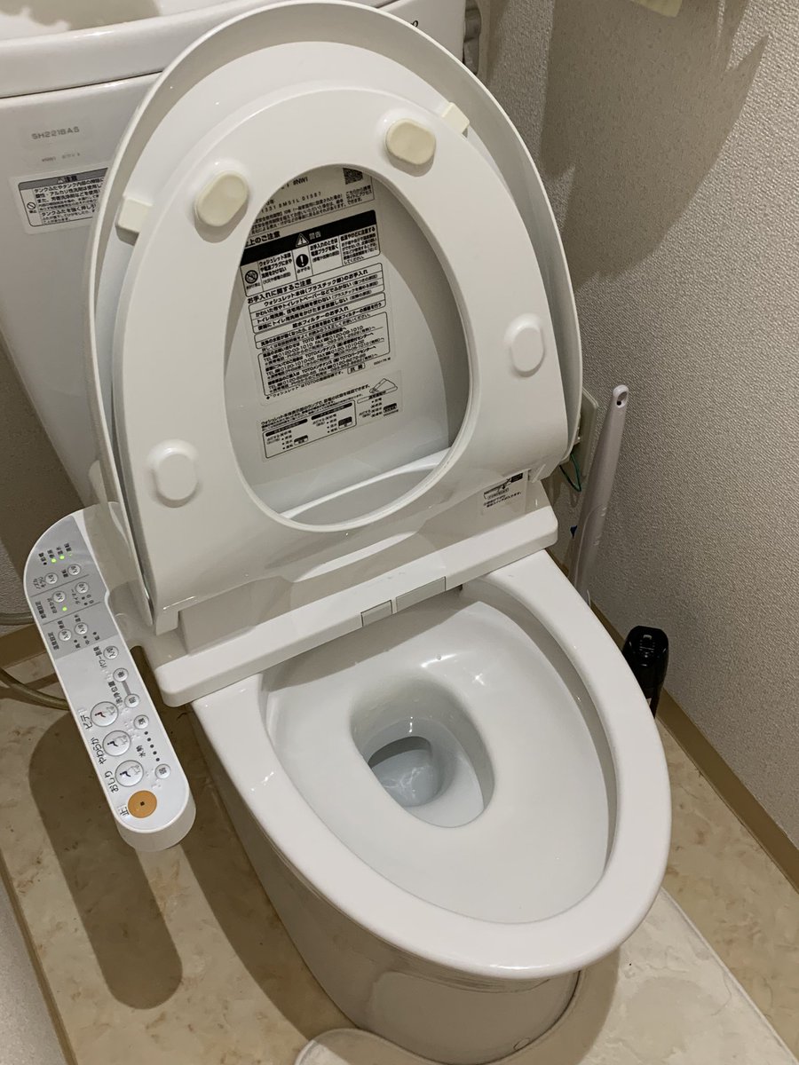 彼女と同棲中。帰宅時にトイレに行くと、便座が上がっていたのはなぜ?