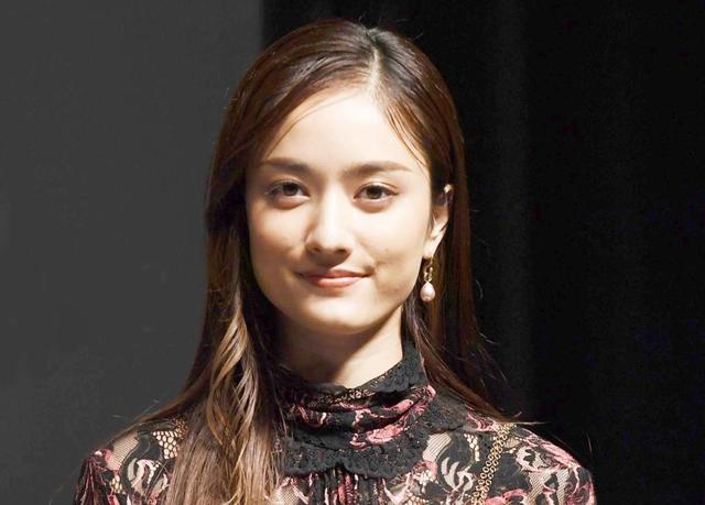 谷まりあ ふくよかな胸元×引き締まったウエスト「ヤバイ!色気増し増し」絶賛の声/芸能/デイリースポーツ online