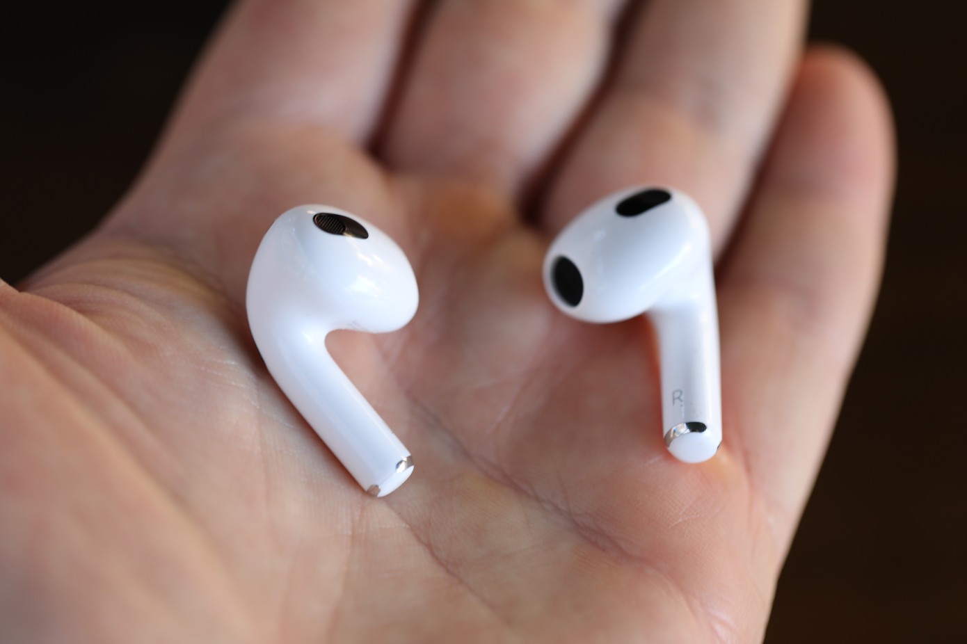 レビュー】アップルAirPods（第3世代）、前モデルよりも優れProより大幅に安い第3世代はそれらの中間的な存在 | TechCrunch Japan