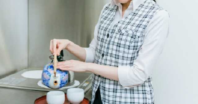 女だからトイレ掃除、レジ対応、お茶出しをやれ!」という旧態依然とした職場|au Webポータル国内ニュース