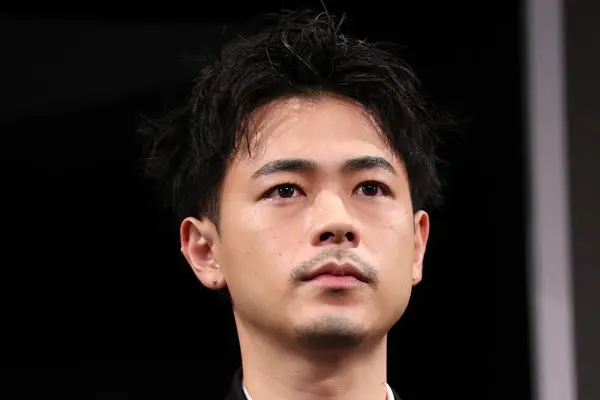 成田凌 交際報道も「面識もない」と全否定…事務所回答との食い違いに「彼女ならショック」の声 | 女性自身