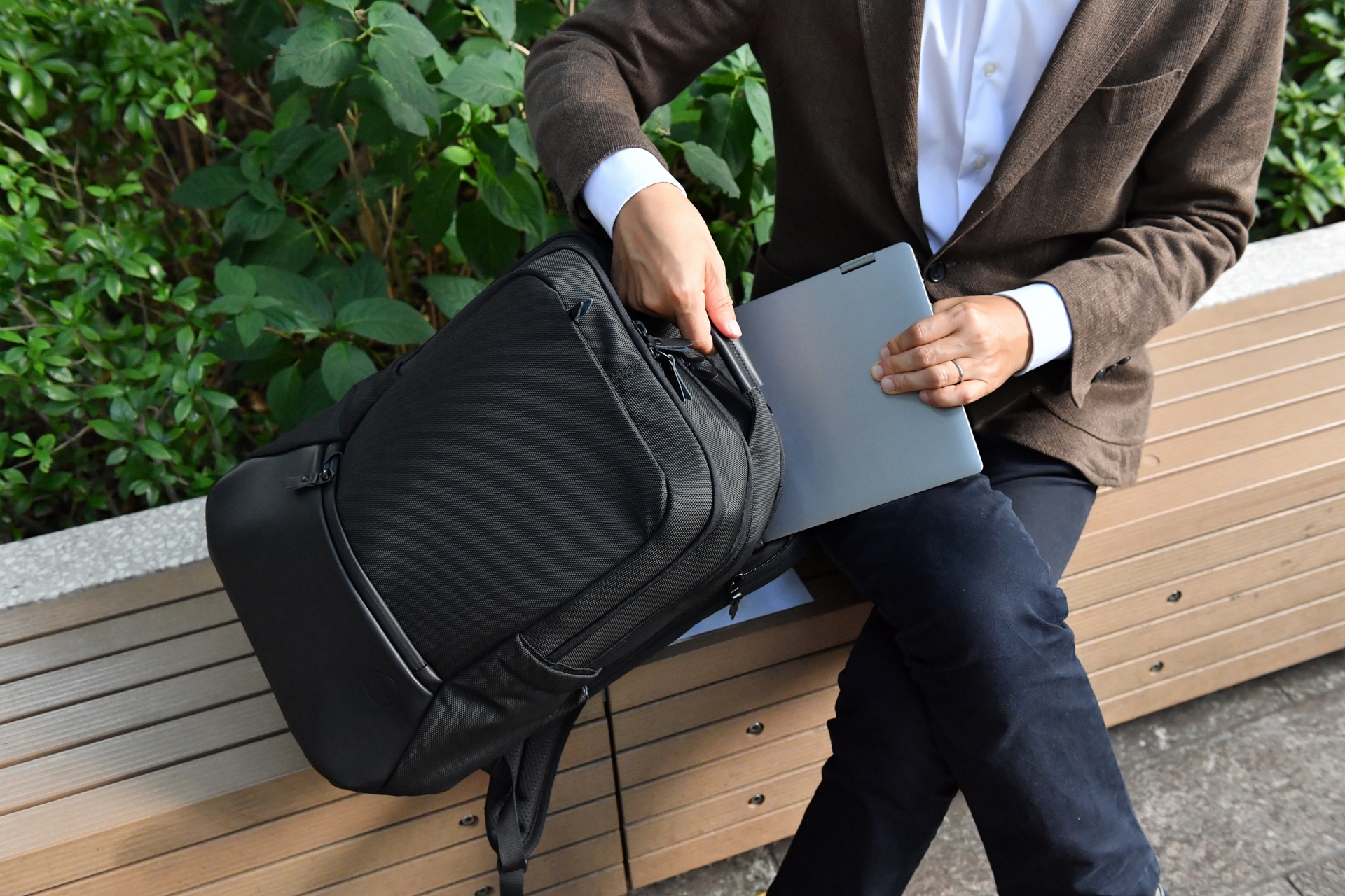 PCバッグ、本気で選んでいますか? あのIT専業企業が作ったバッグは圧倒的な実用度だった! ～デル純正PCバッグの実力- PC Watch[Sponsored]