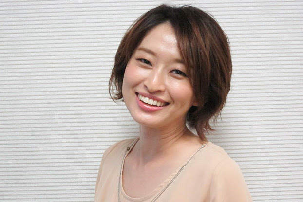 島袋寛子:12歳年下の夫・早乙女友貴と「同じ名字になって丸4年」 夫婦ツーショット公開 - 毎日キレイ
