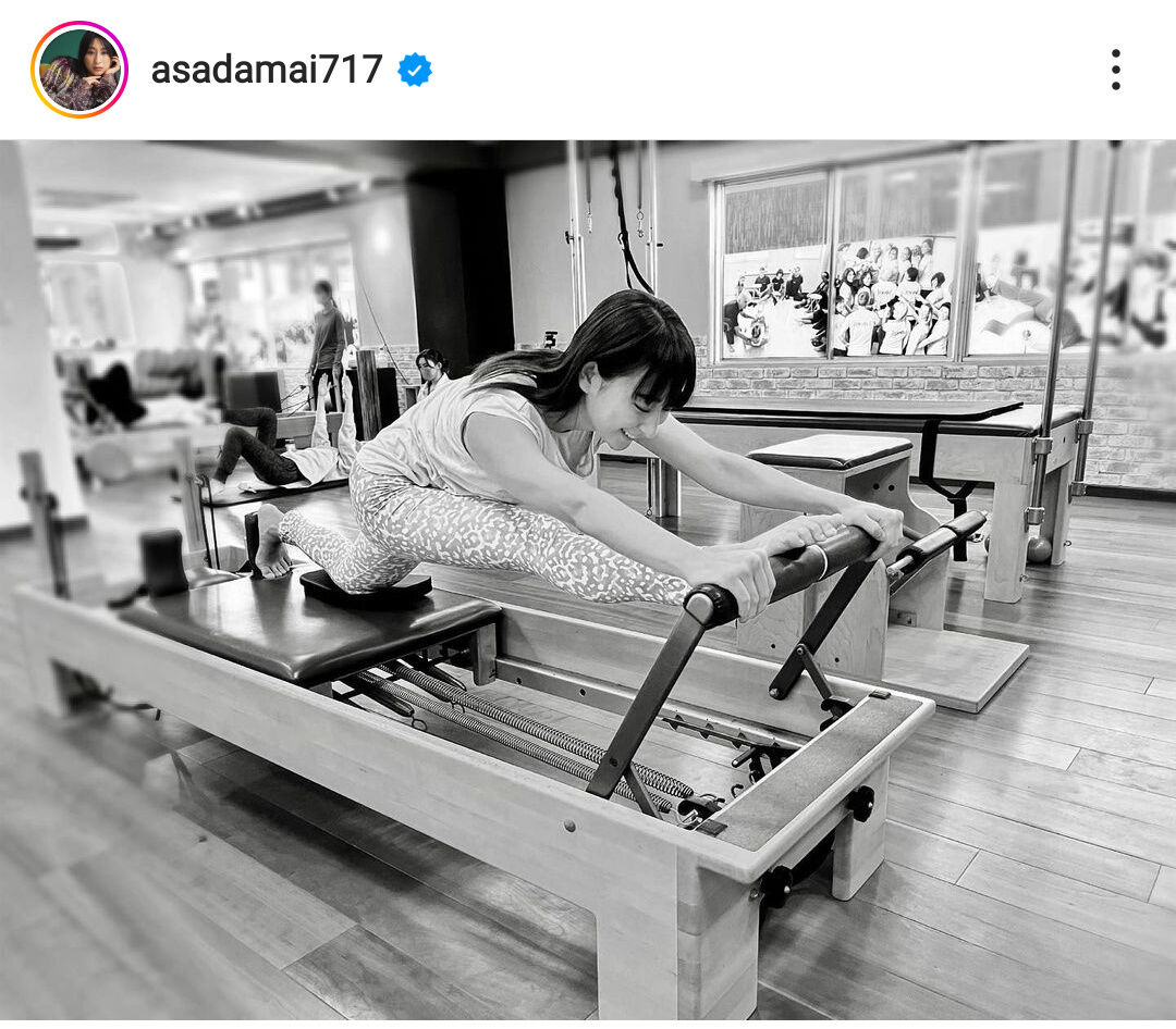 浅田舞、１８０度前後開脚ショットに「ストイック」「どんどん ...