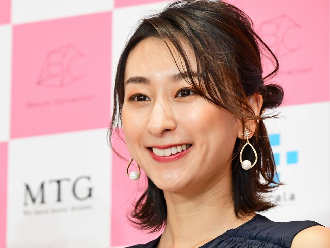 浅田舞、“突然のイメチェン”に反響 「令和のクレオパトラ」「めちゃ素敵」／2021年10月17日 - エンタメ - ニュース - クランクイン！