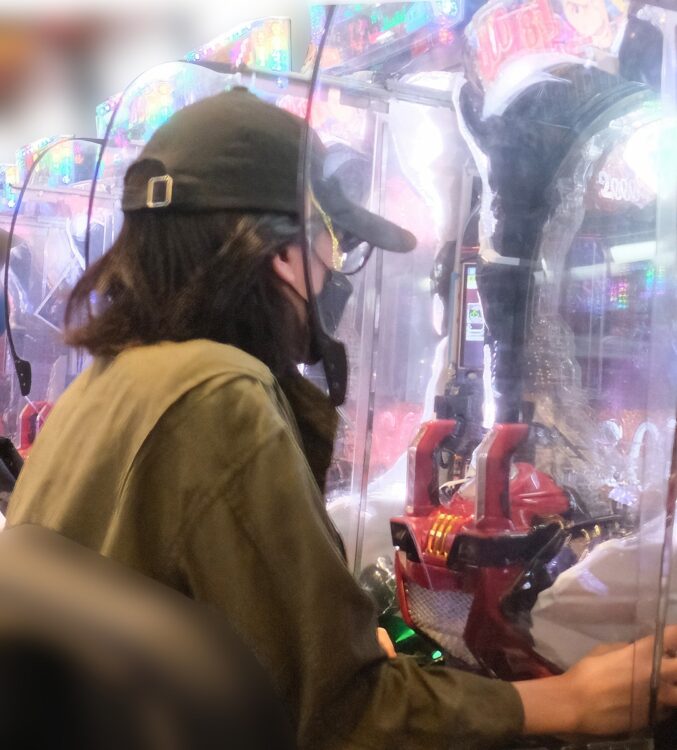 浅田舞が朝から打っていたのは何度もアニメシリーズが放映された人気作品の台などだ