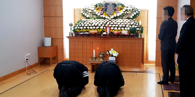 장례식, 친족 여부 관계없이 49명까지 참석 허용…업계 “고통 분담”