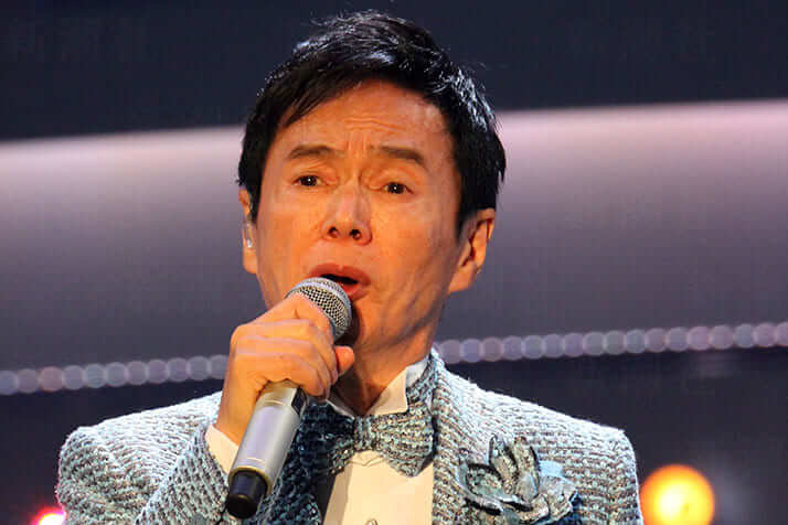 2ページ目)松本人志お気に入りの森進一・三男「Hiro」家族ネタでアーティスト枠をゲット | デイリー新潮