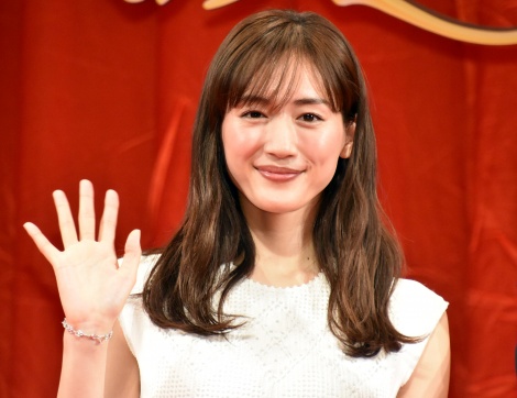 綾瀬はるかの画像・写真 | 綾瀬はるか、今でも西島秀俊を“お兄ちゃん”呼び「信頼関係が絶対的にある」 11枚目 | ORICON NEWS