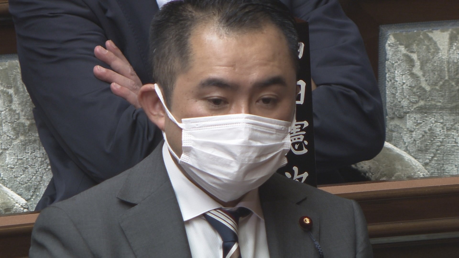 独自】議員辞職の意向なし “18歳女子学生と飲酒”疑惑報道の吉川赳衆院議員 会見も行わない意向|ニフティニュース