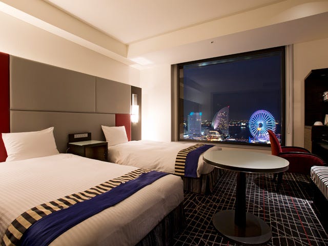 ニューオータニイン横浜プレミアムの【海側ルームでロマンティック夜景を】みなとみらいの夜景が見えるお部屋で素敵な夜を満喫（素泊まり・12時チェックアウト）＜オズモール＞