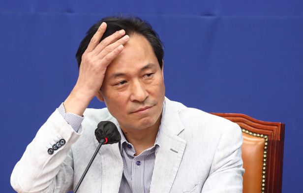 저는 개XX가 아닙니다” 우상호 문자 답장에 강성 지지자 답변은 - 조선비즈