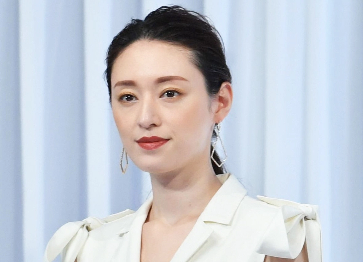 栗山千明 配慮に甘え「皆様のご不満を招く原因」にと謝罪「思わぬ反響に心苦しく」(デイリースポーツ) - Yahoo!ニュース