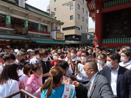 イクイマ”に熱狂 昭和と平成アイドルが初タッグ演説、今井絵理子氏「女性目線の政治を」/芸能/デイリースポーツ online