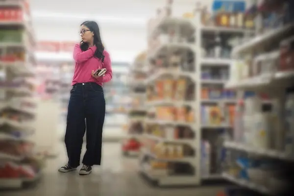 佳子さま“小室さん問題”の余波 強化された私生活の締め付け | 女性自身