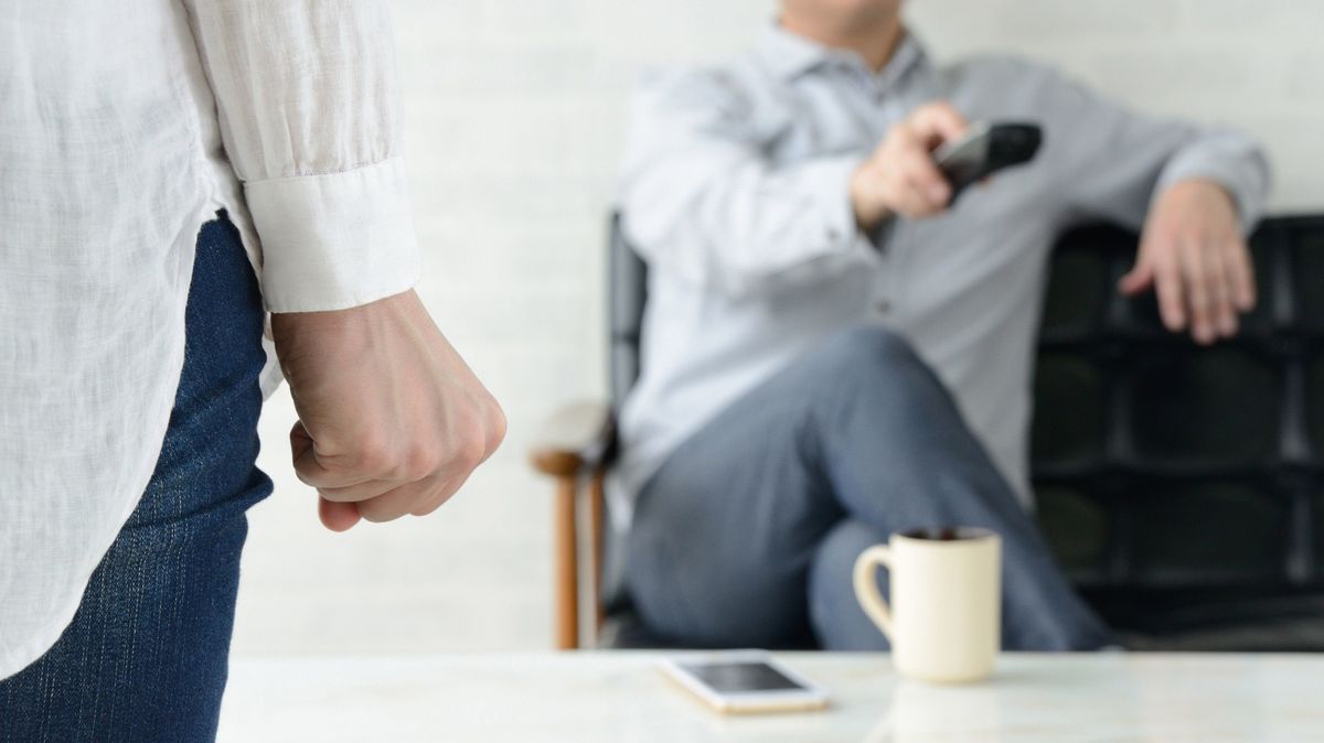 在宅勤務でイライラをため込みがちな夫婦に知ってほしい選択肢 不満の8割はスルーしたほうがいい | PRESIDENT Online(プレジデントオンライン)