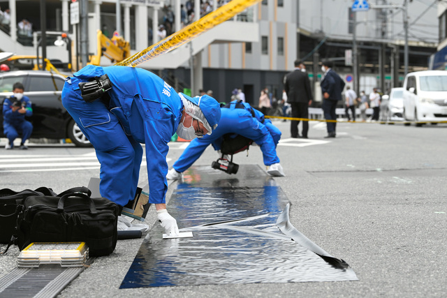 写真ニュース】安倍晋三元首相が撃たれ死亡 奈良で演説中に:朝日新聞デジタル