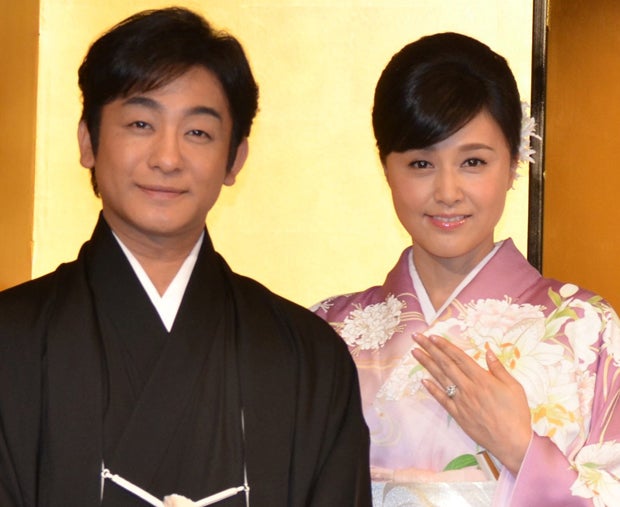 写真・図版（1枚目）| 藤原紀香、“〇〇〇”の切り方を知らなかった愛之助にビックリ！？〈dot.〉 | AERA dot. (アエラドット)