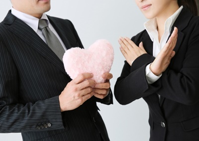 既婚者の上司からプライベートなラインがきて気持ち悪い時の断り方|恋女のために僕は書く