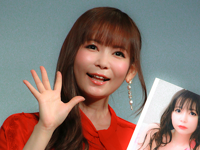 中川翔子お風呂撮影でポロリは「あったと思います」写真集発売イベントで衝撃の告白！