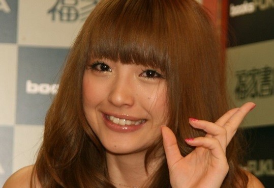 ユッキーナ長女(5歳)のヤンキー座りがお見事! 「ママを受け継いでいる」「違和感なし」: J-CAST ニュース