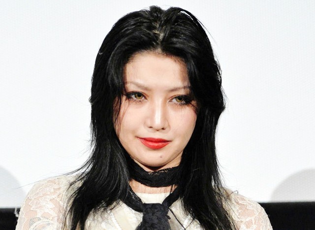 救急車蹴って逮捕」鬼束ちひろ容疑者、示談が成立しない可能性も 交渉相手が行政なら公務の妨害に|まいどなニュース