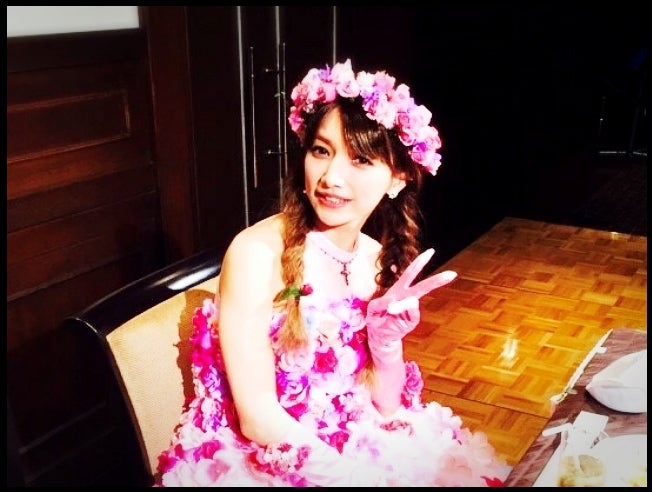 後藤真希、可愛すぎるラプンツェル風ドレス姿で魅了 結婚式 ...