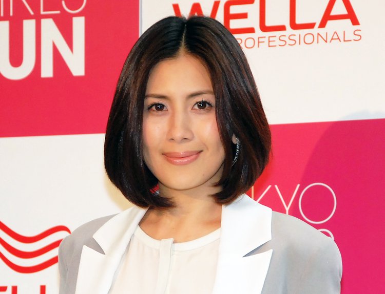 長谷川理恵、9歳息子と2ショット動画「仲良し親子」「めちゃくちゃ可愛いです」 | ORICON NEWS